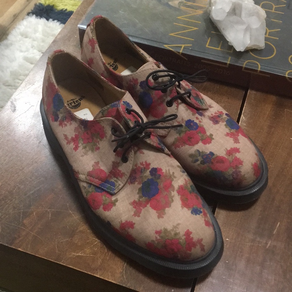 Floral Dr. Martins — Size 11